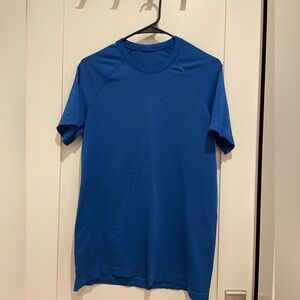 Men's Metal Vent Tech Short Sleeve Shirt in Royal Blue